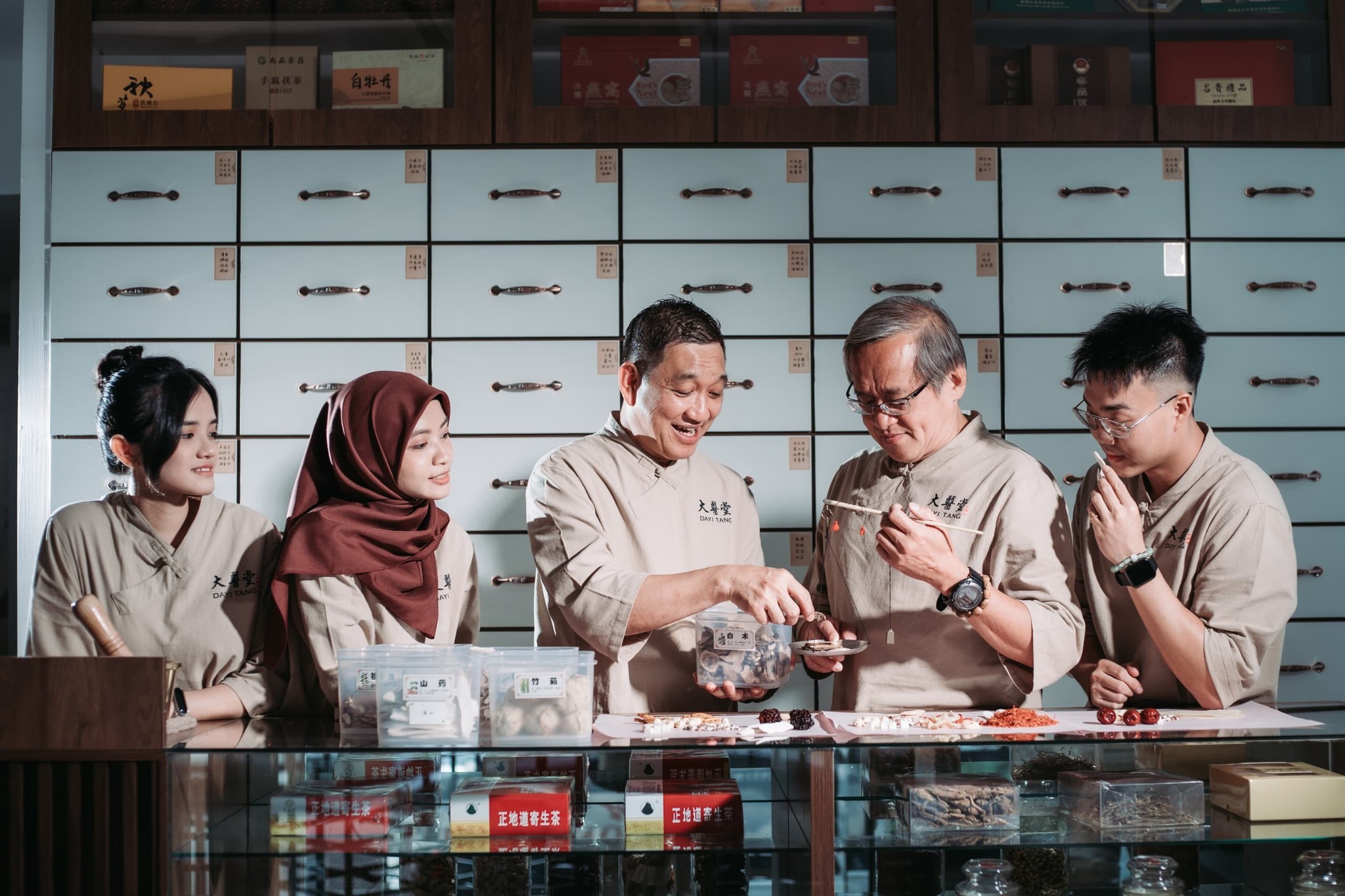 DayiTang Team - Professional TCM Practitioners